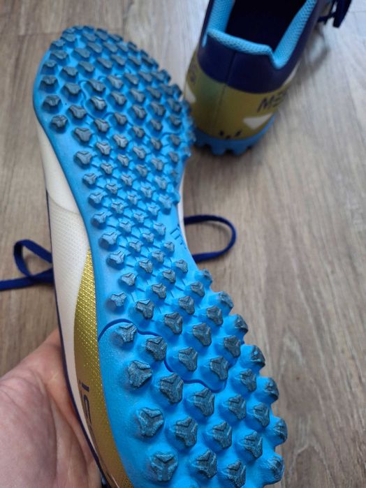 Стоножки Adidas за футбол