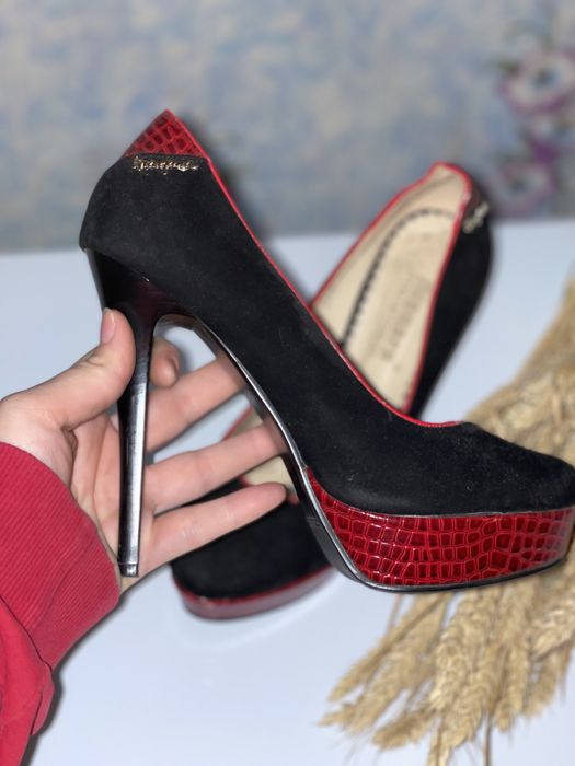 Шикарные туфли на шпильке