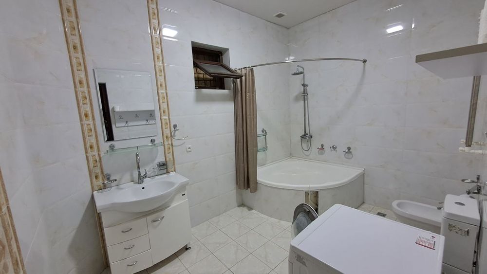 Юнусабад! Продаётся Евродом 6 соток 9 комнат