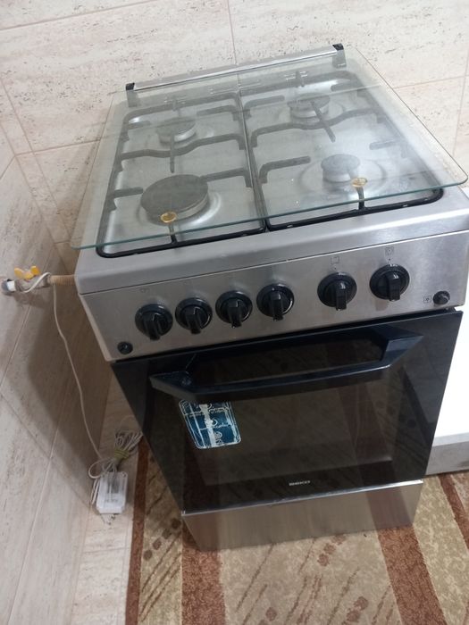 Aragaz pe gaz marca beko.