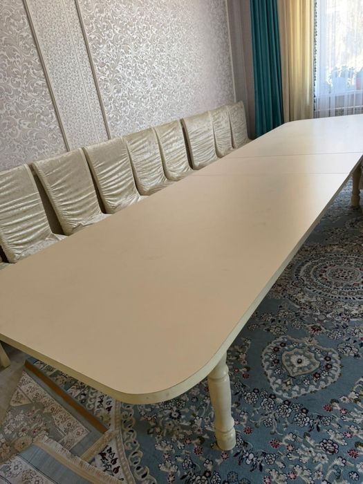 Мебель. Стол для гостинной комнаты