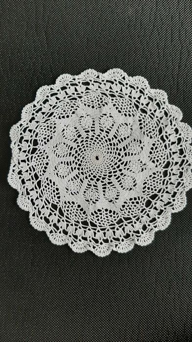 Ръчно плетени карета за маса