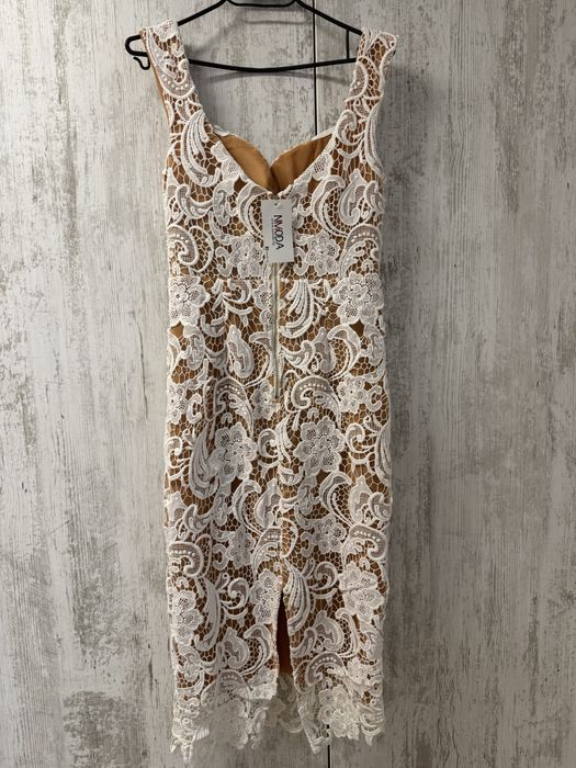 Официална миди рокля в бяло