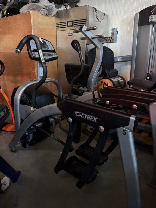 Arc trainers , bicicleta eliptica cu lift Cybex