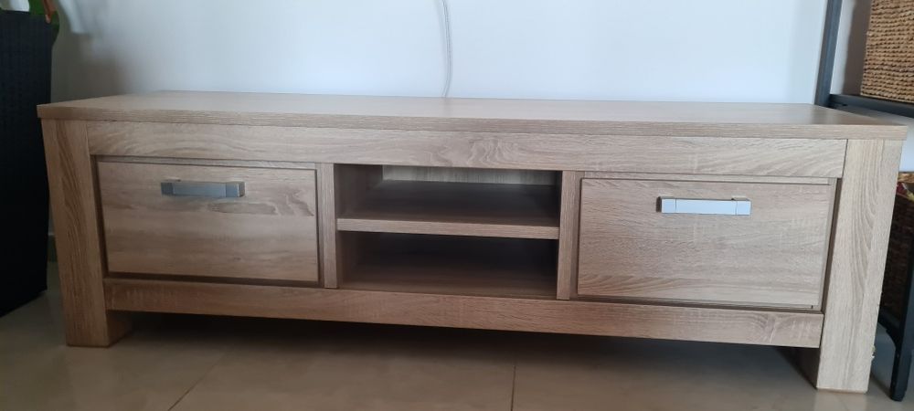 Vand comoda TV 2 sertare