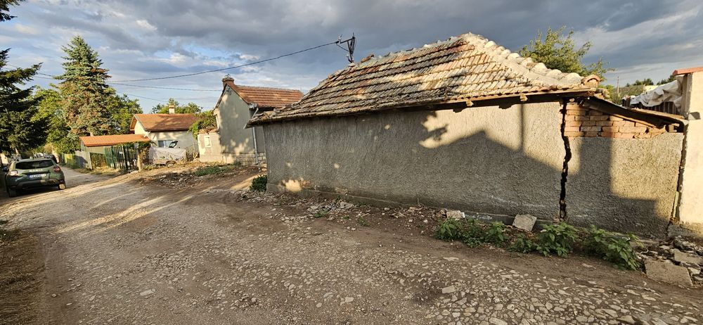 Имот Подходящ за жилищно строителство