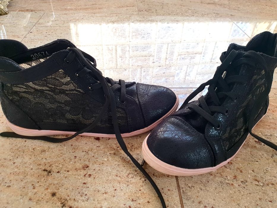 Pantofi sport, Ravin