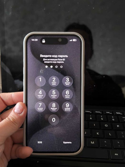 iPhone 15 Pro — hech qayeri alishmagan yoki nimadir bolmagan