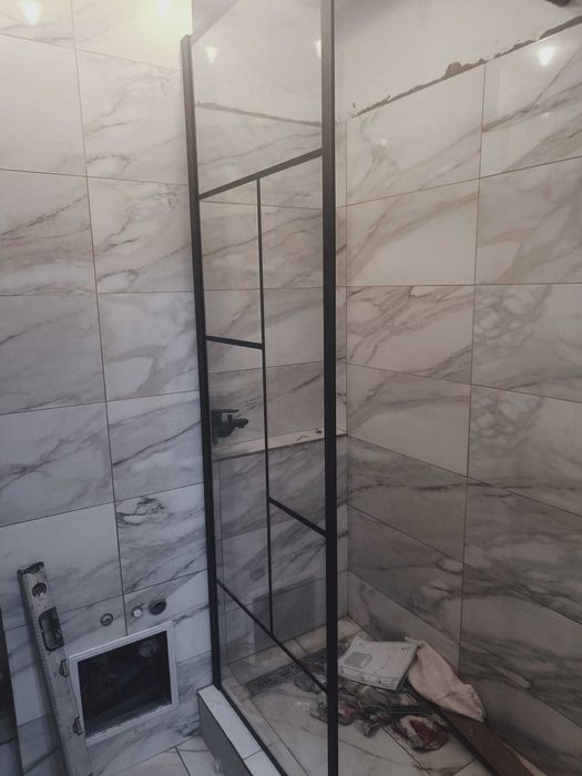 Interioare: gresie, parchet, zugrăveli, glet rigips, sanitare