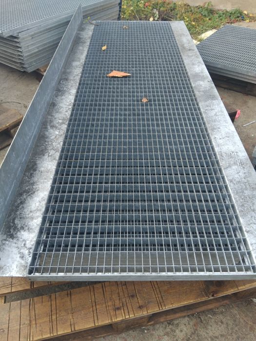 Vând gretare zincate sau trepte zincate