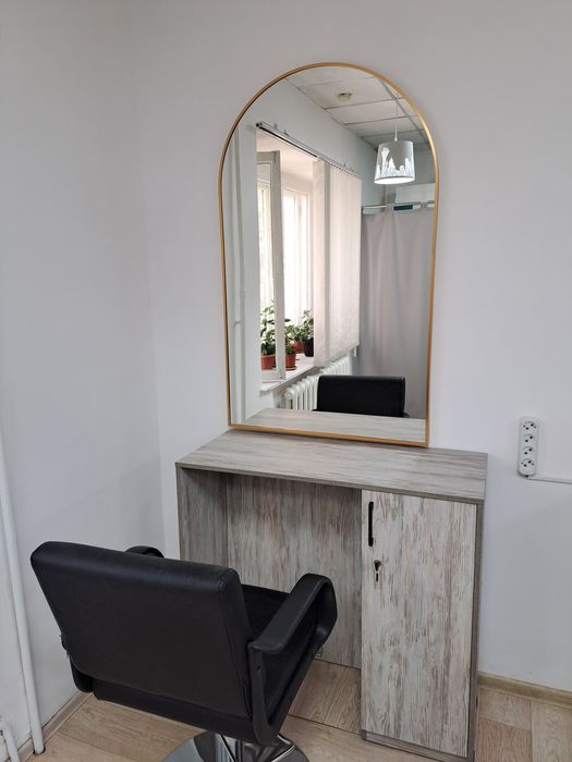 Сдаются 2 места парикмахера