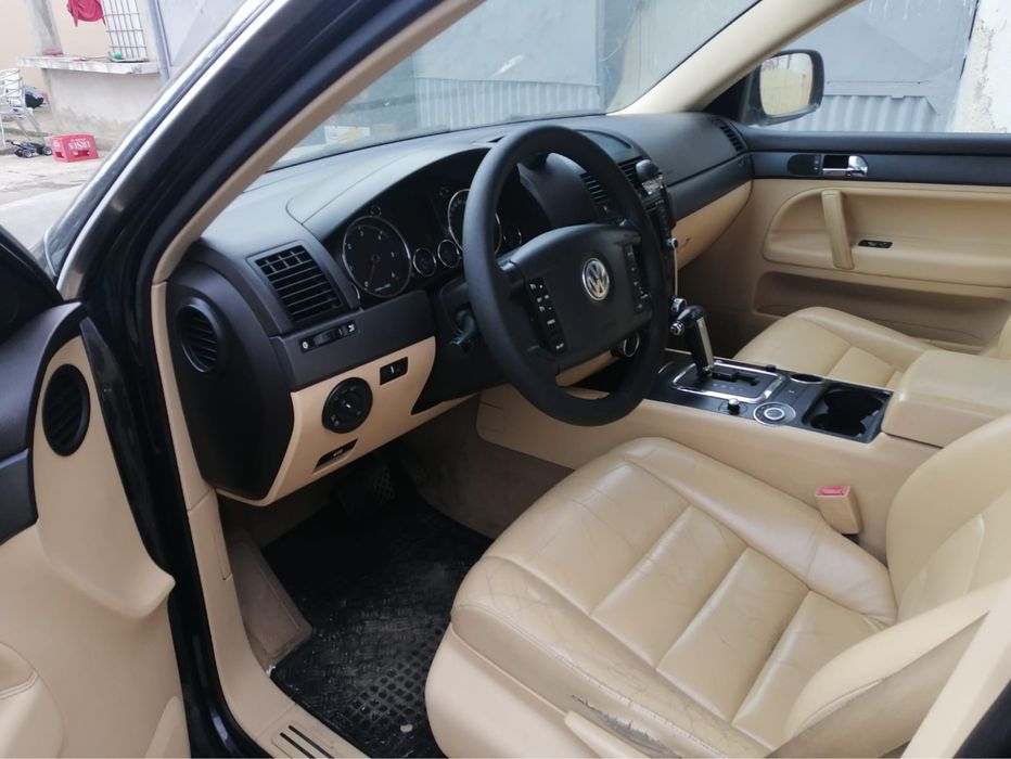 Volkswagen Touareg 3.0 TDI V6-cutie automată-Autoutilitară 4 locuri