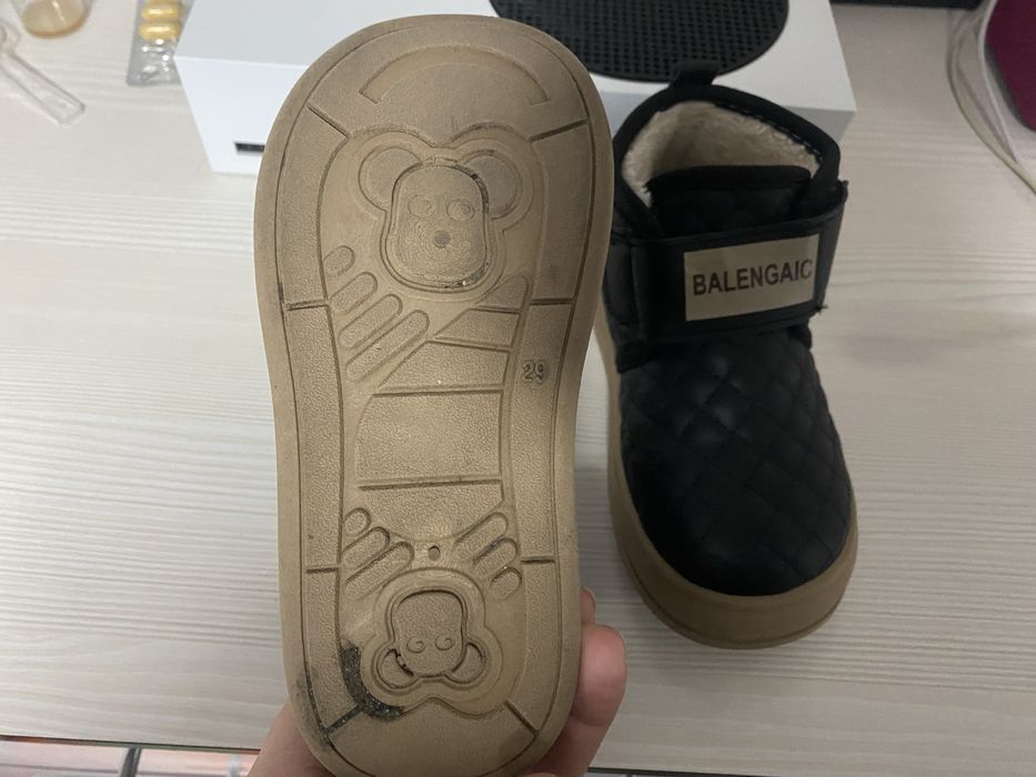 Продам ботинки на осень