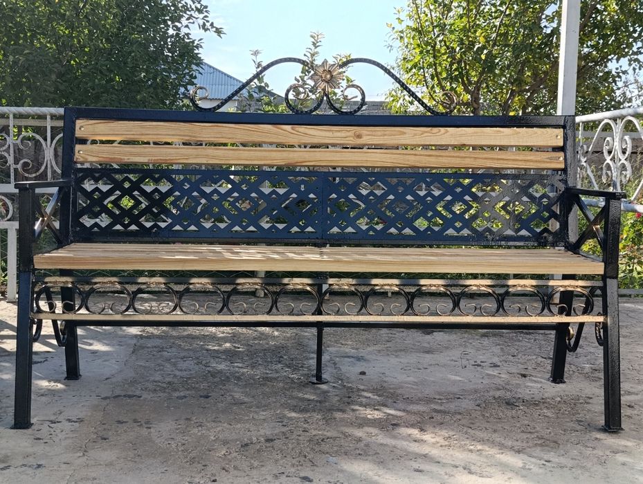 Садовая скамейка