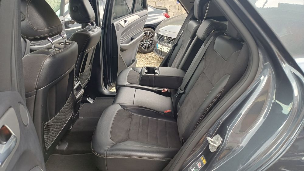 Mercedes Benz ML 350  Bluetec 3.0 cdi 4 matic 15900 € Accept variante