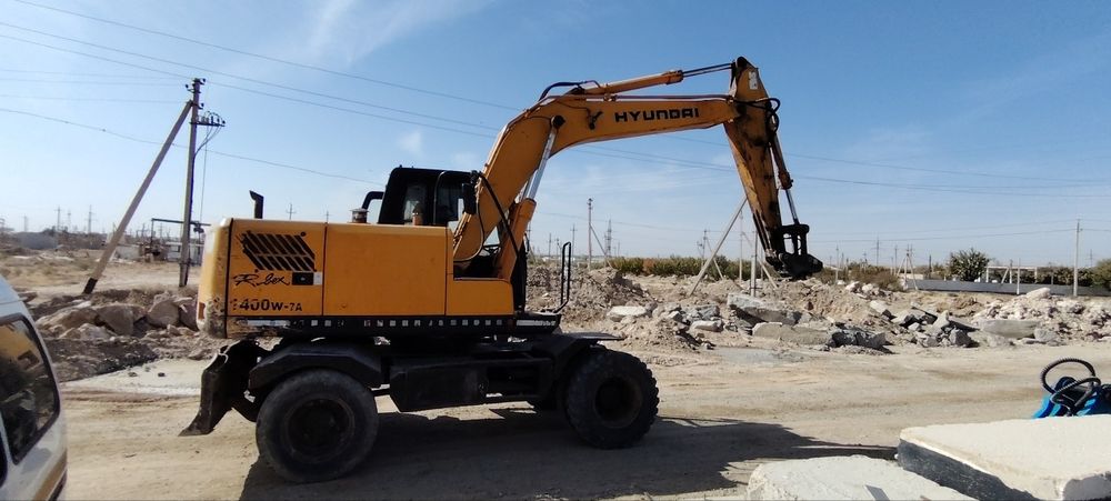 Hyundai 1400 Ekskavator sotiladi