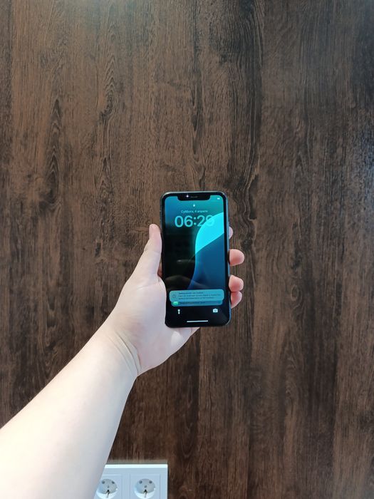 Iphone 11 64 gb 74 akb original срочно