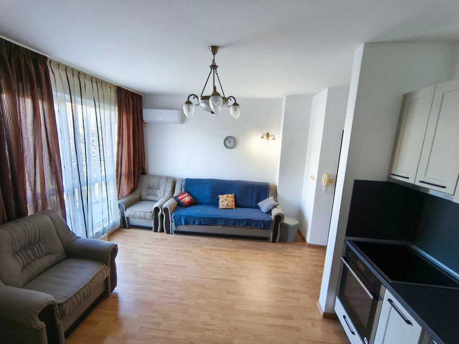 Двустаен апартамент с гараж в Бриз!