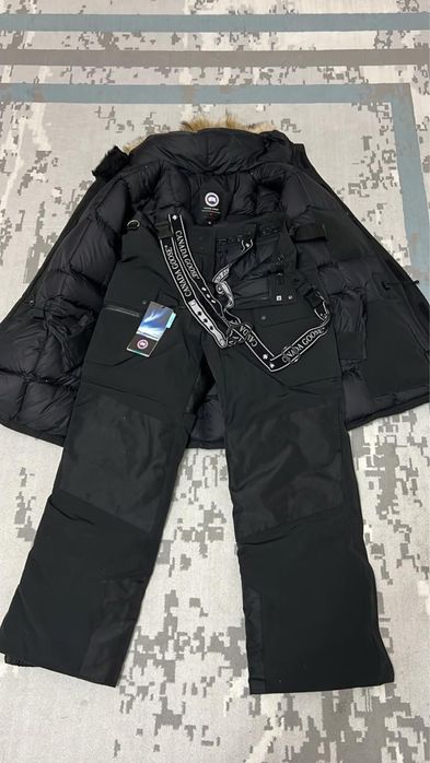 Пуховик canada goose 52-54 размер
