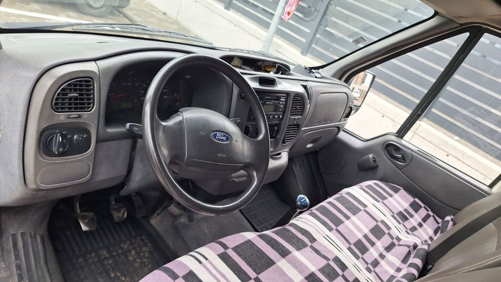 Vand ford transit 2005,motor 2.0, usi pe ambele laterale.