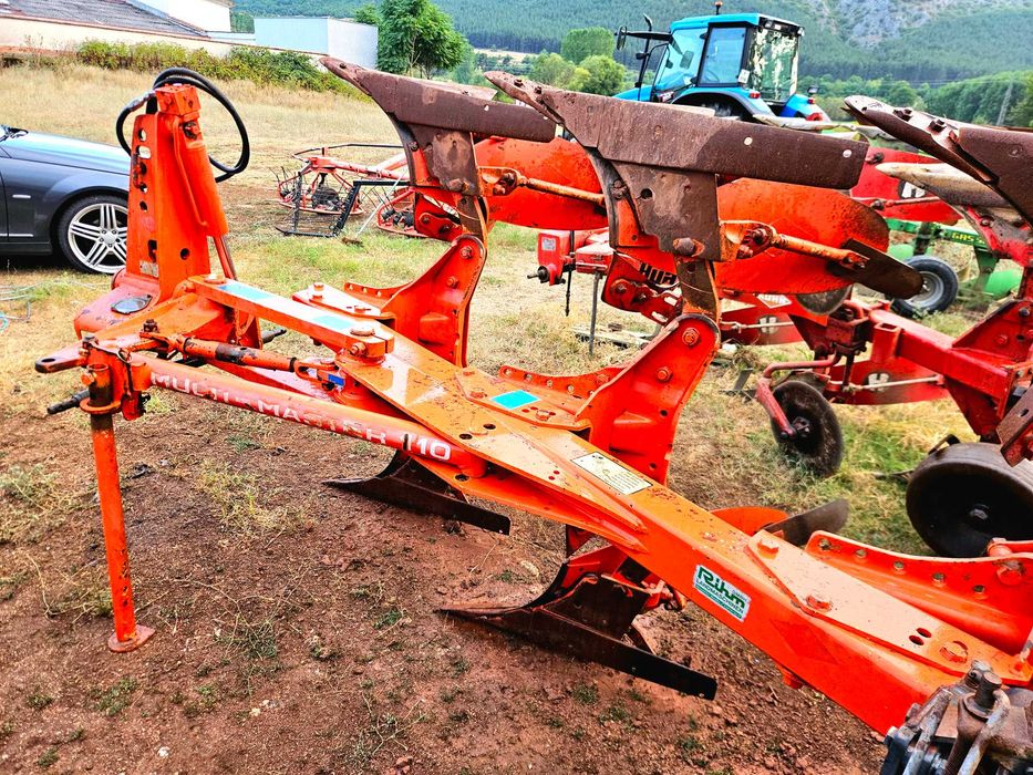 Плуг Kuhn Vari-Master 110