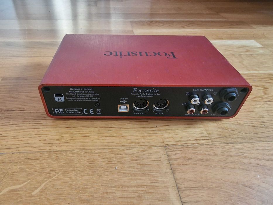 Interfață audio Focusrite Scarlett 2i4 USB (1st Gen) – stare excelentă