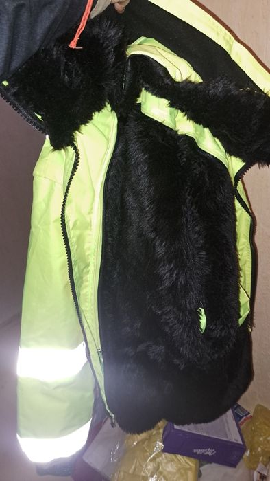 Продава се работно яке