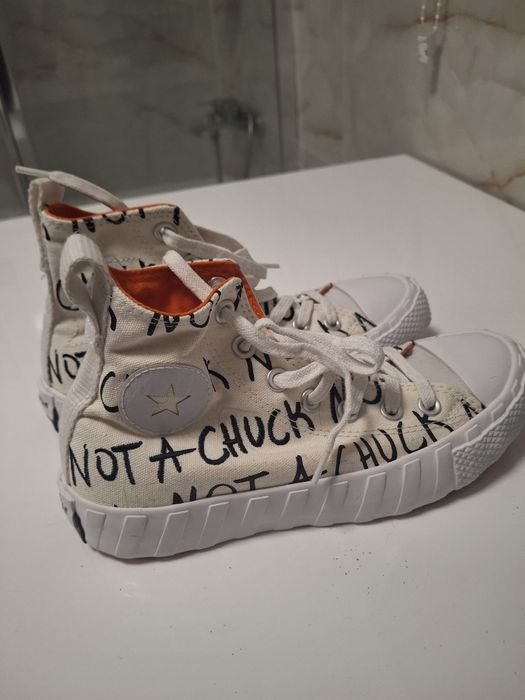 Vand URGENT si NEGOCIABIL tenisi Converse dama