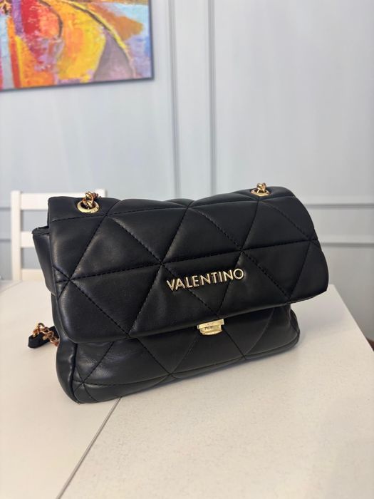 Продам сумку от Valentino оригинал