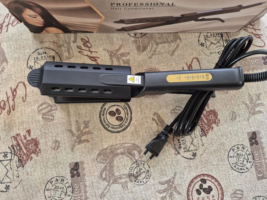 Placa de par profesională lată de 45 mm temperatura reglabilă - 220 grade, NOUA