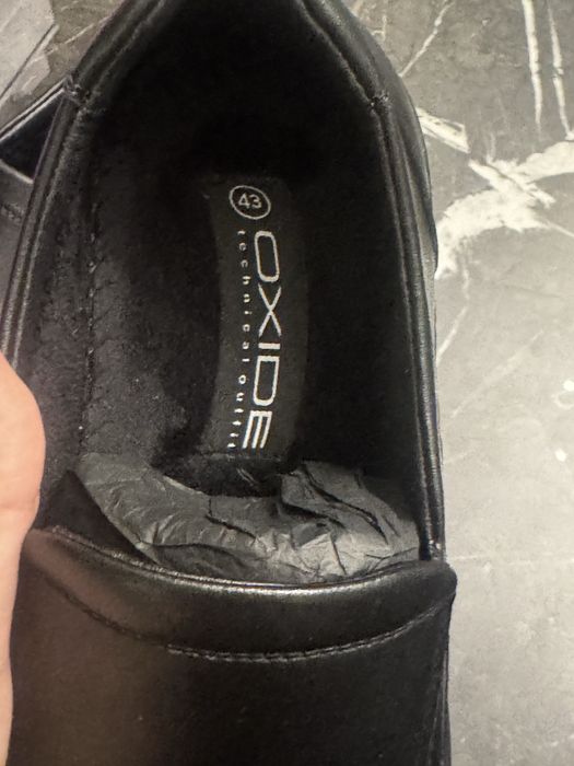 Продам кожаные туфли для парня