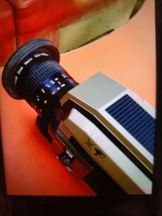 Toshiba color video camera Ik-1900PD
Fără încărcător din păcate pentru colecționari.