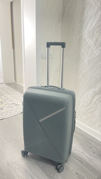 Чемодан 78литр новый