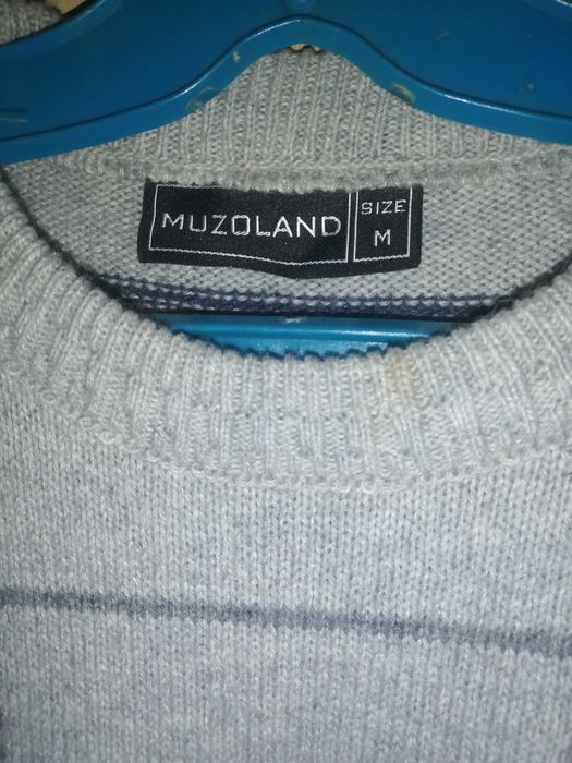 Топъл и мек пуловер