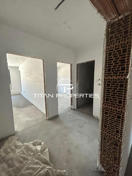 Продава се Тристаен апартамент в Пловдив, Остромила - 122 кв.м за 719 €/кв.м - Снимка #4