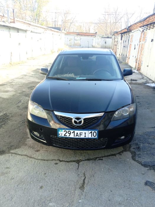 Автомобиль mazda 3