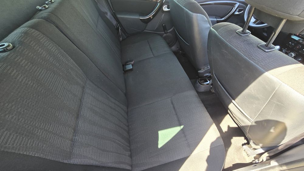 Dacia Duster Anu 2011 Euro 5 Motor 1,6 Benzină Clasic 105 Cai Distribuție Pe Curea Climă Jante Merge Și Arata Foarte Foarte Bine Stare Foarte ESTE 4X2
