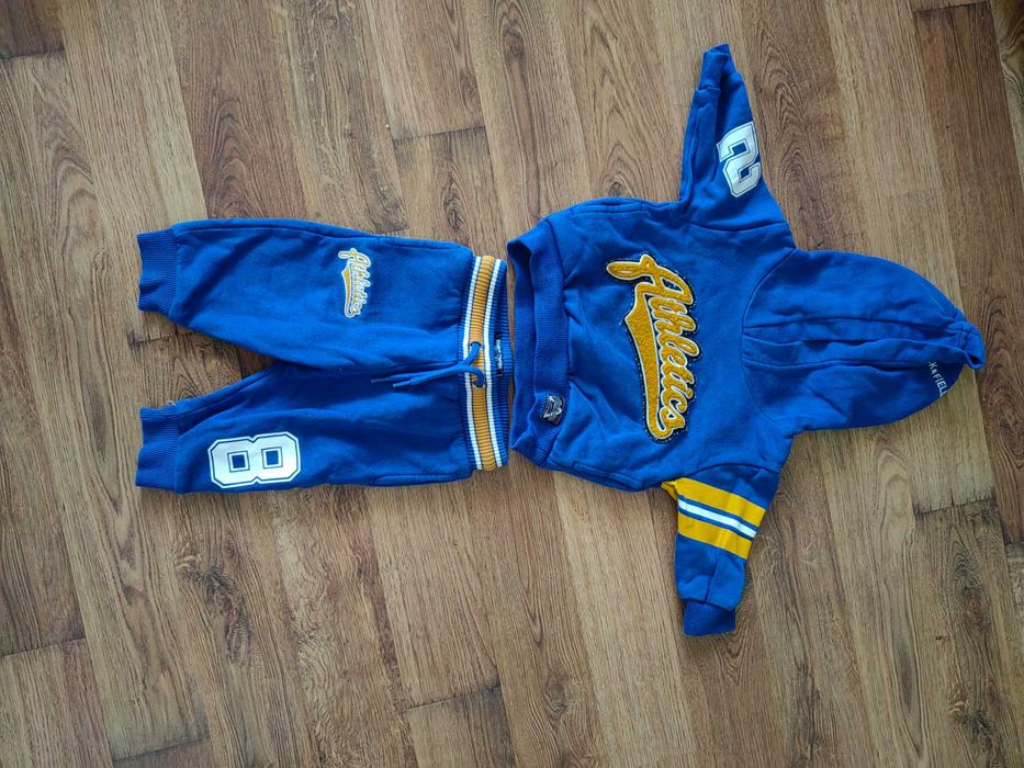 Бебешки спортен комплект next