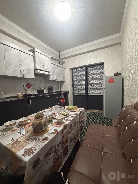 Dom sotiladi pulini kelishamiz jihozlari mebellar bilan birga sotiladi