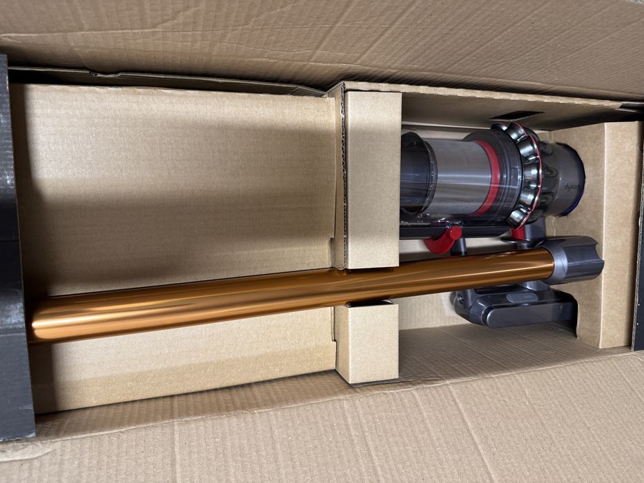 Прахосмукачка Dyson V10 Absolute безкабелна на батерия