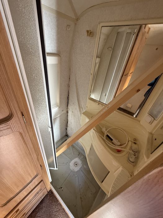 Rulota Avondale Eagle Camping mma 1300 kg