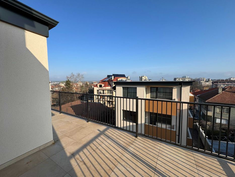 Продава се Тристаен апартамент в Търговище, Вароша - 179 кв.м за 420 €/кв.м - Снимка #4