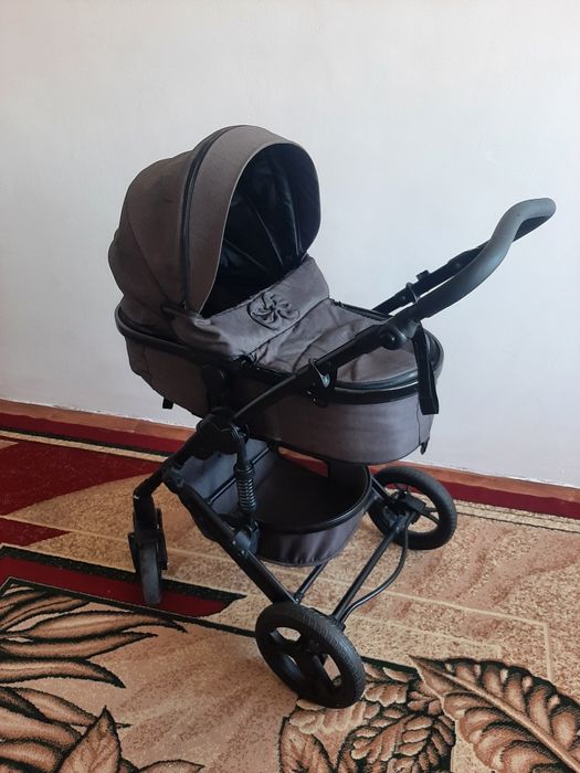 Продам детскую коляску