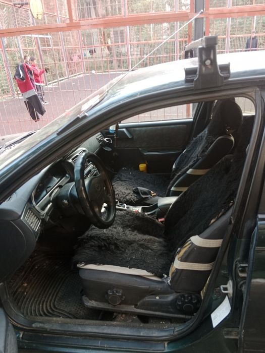 Тойота Карина е об 1.6