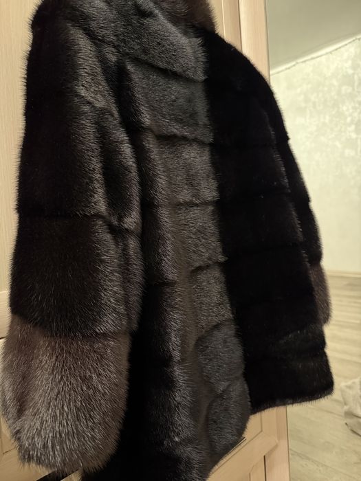 Продам норковую шубу автоледи