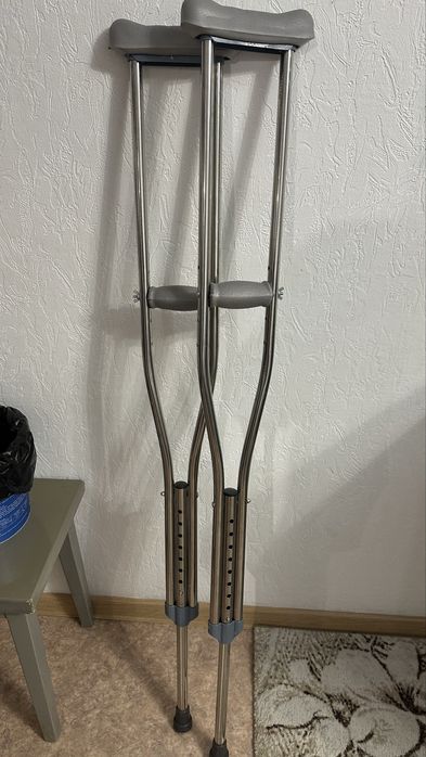 Костыли подмышечные