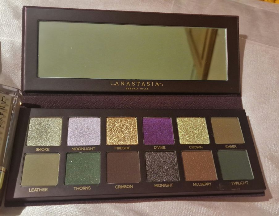 Оригинaлни гримове Natasha Denona, Huda Beauty, Benefit, Anastasia,Icy