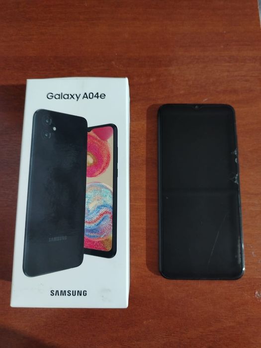 Самсунг А04е телефон