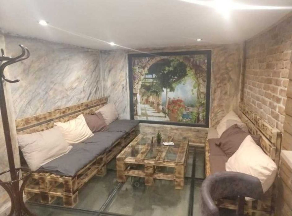 Продавам кокетно кафене 91 м2 в топ център гр. Варна