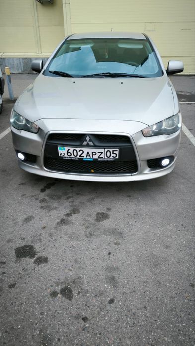Продам машину Mitsubishi Lanser